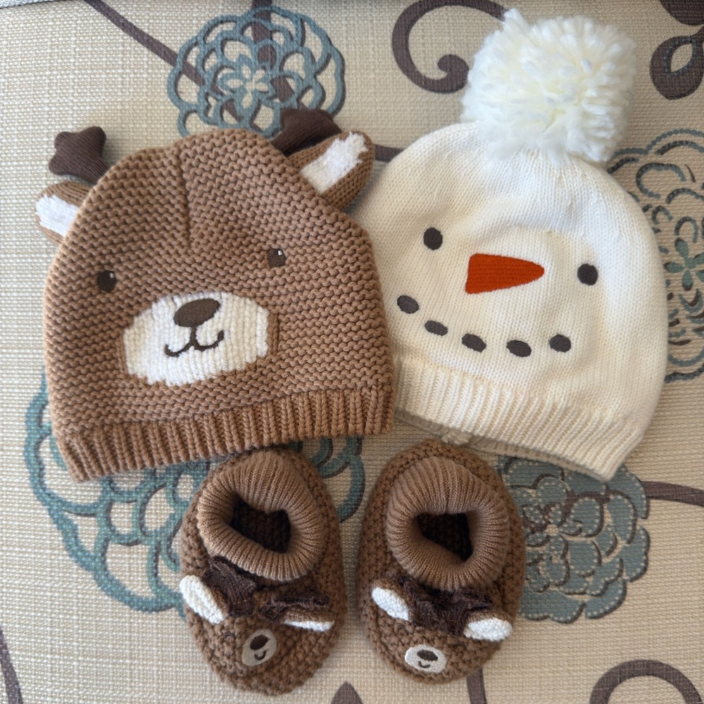 Carter’s Baby 0-3M Holiday Christmas Winter Hat and Booties Bundle